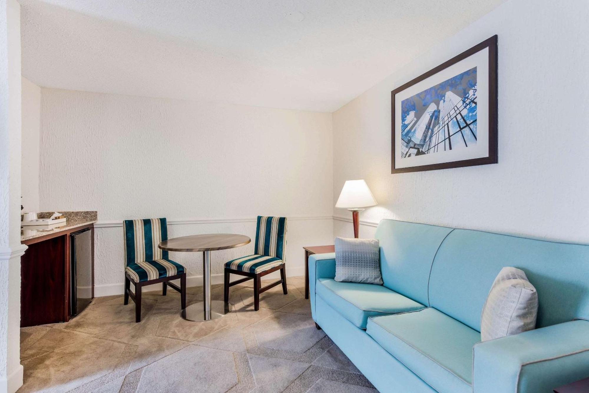 The Blu Hotel Blue Ash Cincinnati, Ascend Hotel Collection Экстерьер фото